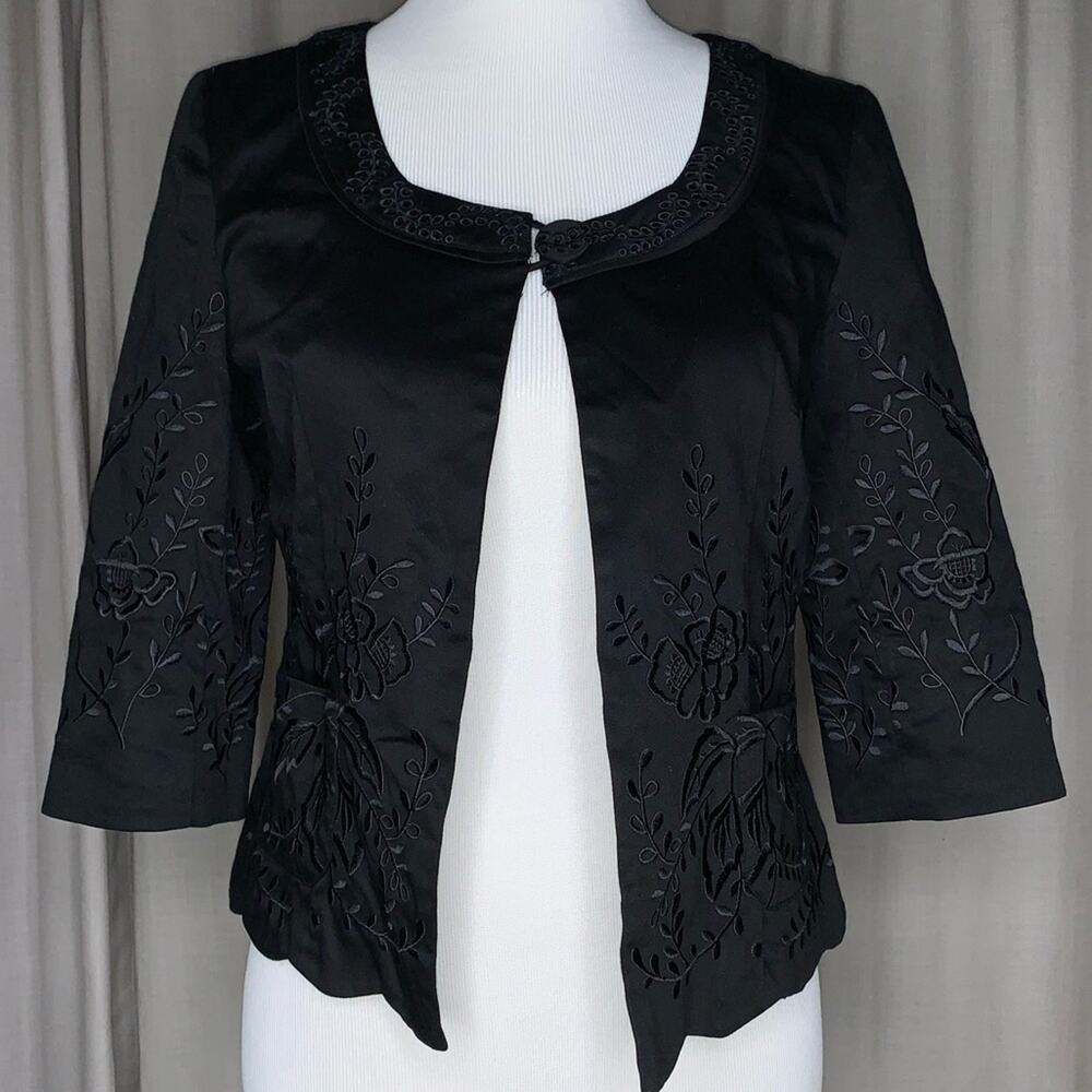 Kenar Cropped 3/4 Sleeve Floral Embroiderey